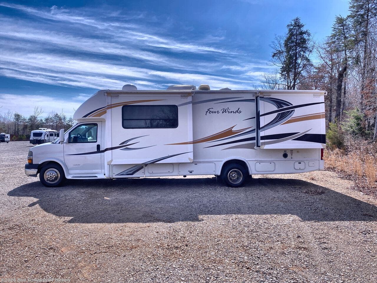 Used 2011 Thor Motor Coach Four Winds Siesta 28BK available in Claremont, North Carolina