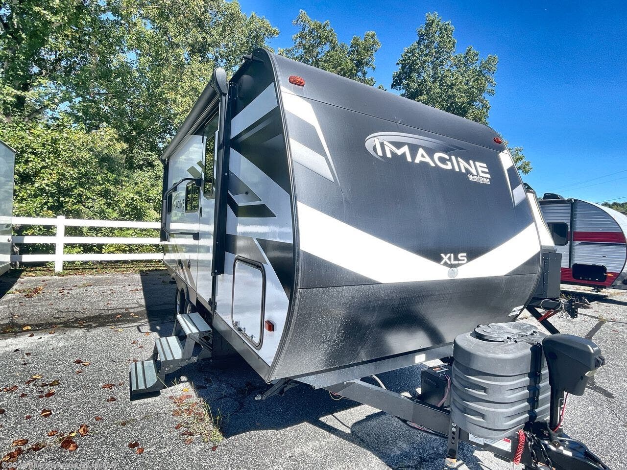 2025 Imagine XLS 17MKE by Grand Design from Blue Compass RV Hickory in Claremont, North Carolina