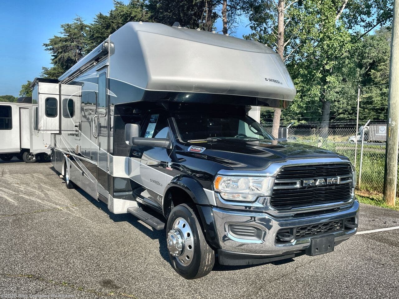 2022 Isata 5 34DS by Dynamax Corp from Blue Compass RV Hickory in Claremont, North Carolina
