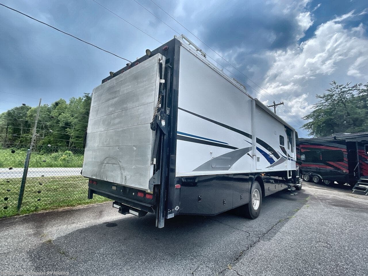 Used 2006 Thor Motor Coach Four Winds Super C 39C available in Claremont, North Carolina