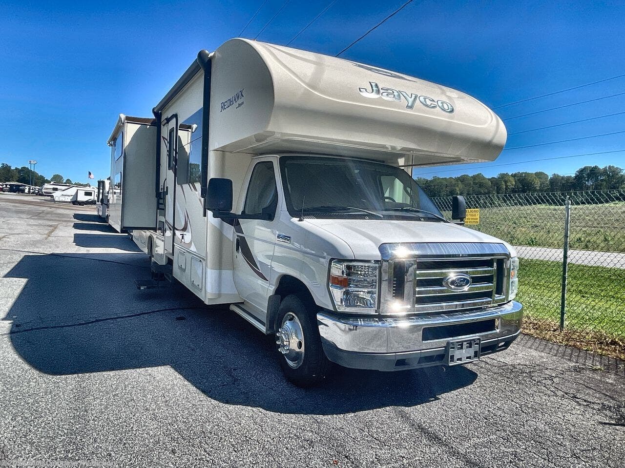 2016 Jayco Redhawk 31XL - Used Class C For Sale by Blue Compass RV Hickory in Claremont, North Carolina features Slideout