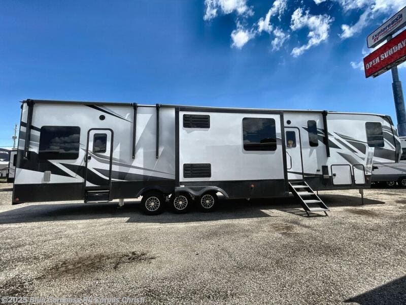 2022 Dutchmen Voltage 4225 RV for Sale in Corpus Christi, TX 78409 ...