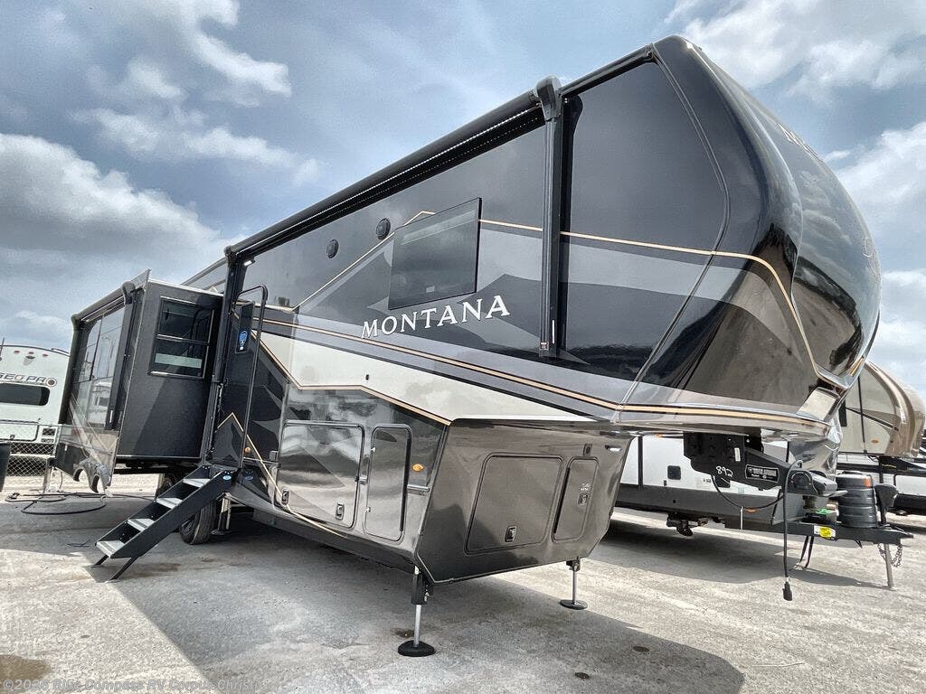 2025 Montana 3123RL by Keystone from Blue Compass RV Corpus Christi in Corpus Christi, Texas
