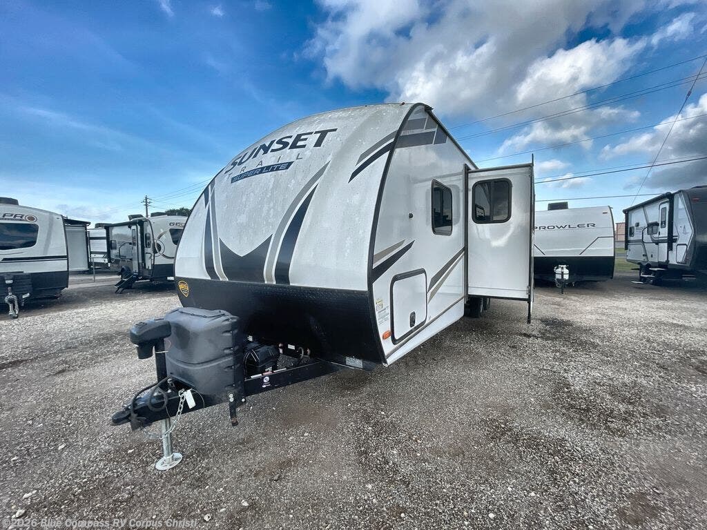 Used 2022 CrossRoads Sunset Trail SS253RB available in Corpus Christi, Texas