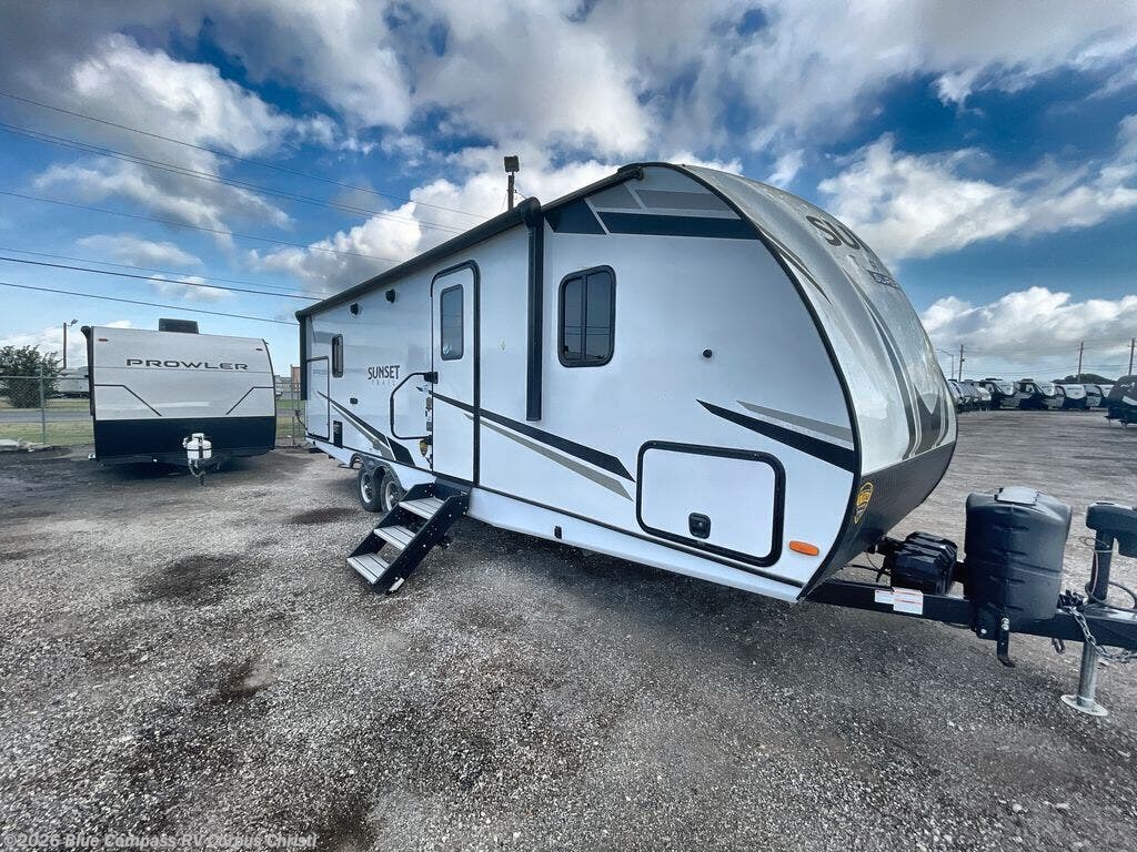 2022 CrossRoads Sunset Trail SS253RB - Used Travel Trailer For Sale by Blue Compass RV Corpus Christi in Corpus Christi, Texas