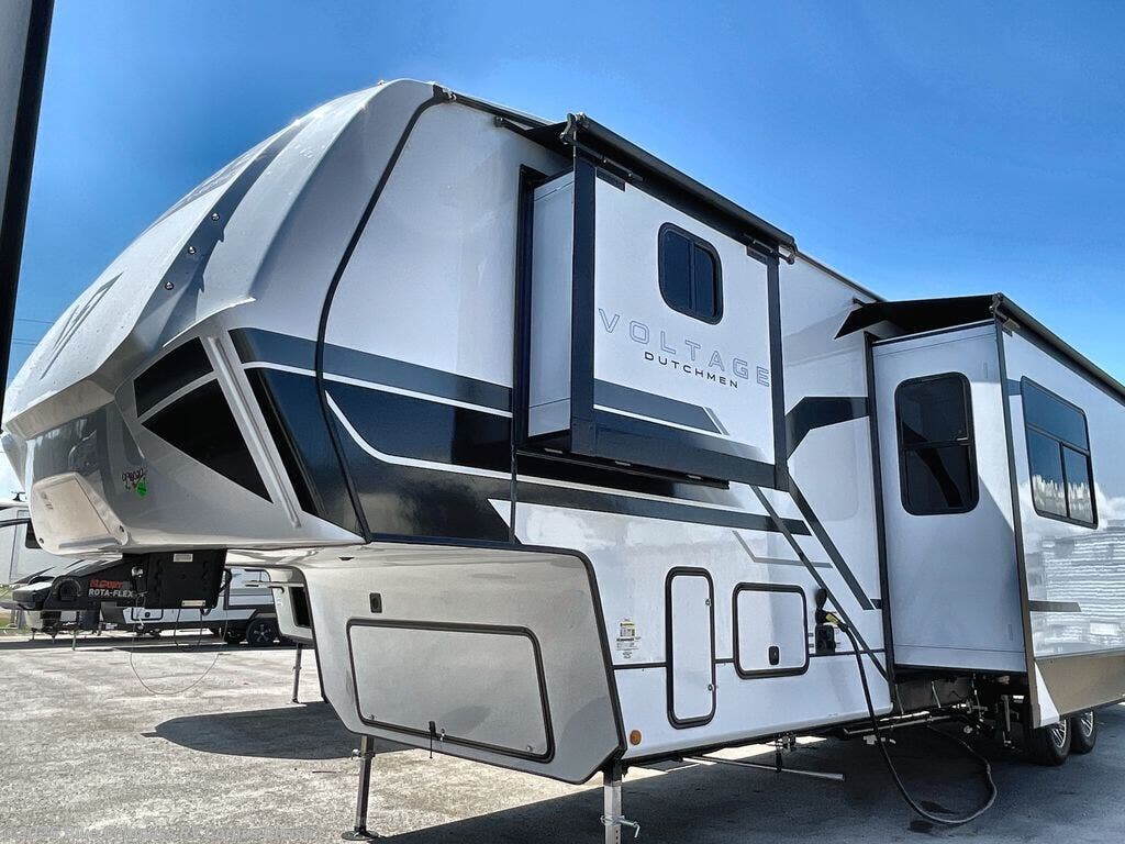 New 2026 Dutchmen Voltage V-Series 3800 available in Corpus Christi, Texas