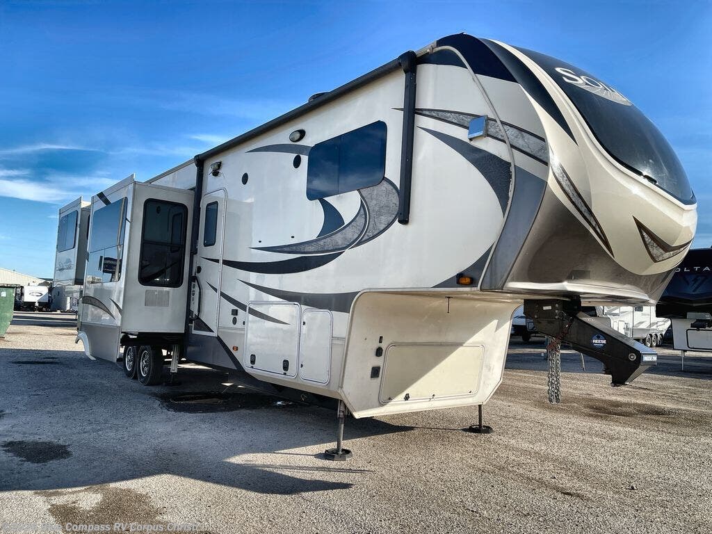 2019 Solitude 375RES by Grand Design from Blue Compass RV Corpus Christi in Corpus Christi, Texas