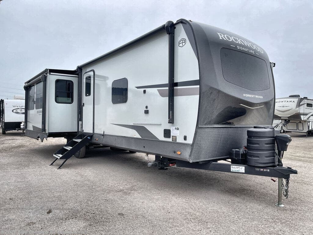 2026 Forest River Rockwood Signature 8337RL - New Travel Trailer For Sale by Blue Compass RV Corpus Christi in Corpus Christi, Texas