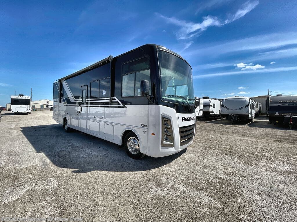 2026 Resonate 32B by Thor Motor Coach from Blue Compass RV Corpus Christi in Corpus Christi, Texas