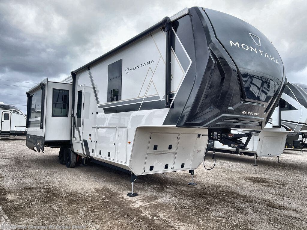2026 Montana 3100RL by Keystone from Blue Compass RV Corpus Christi in Corpus Christi, Texas