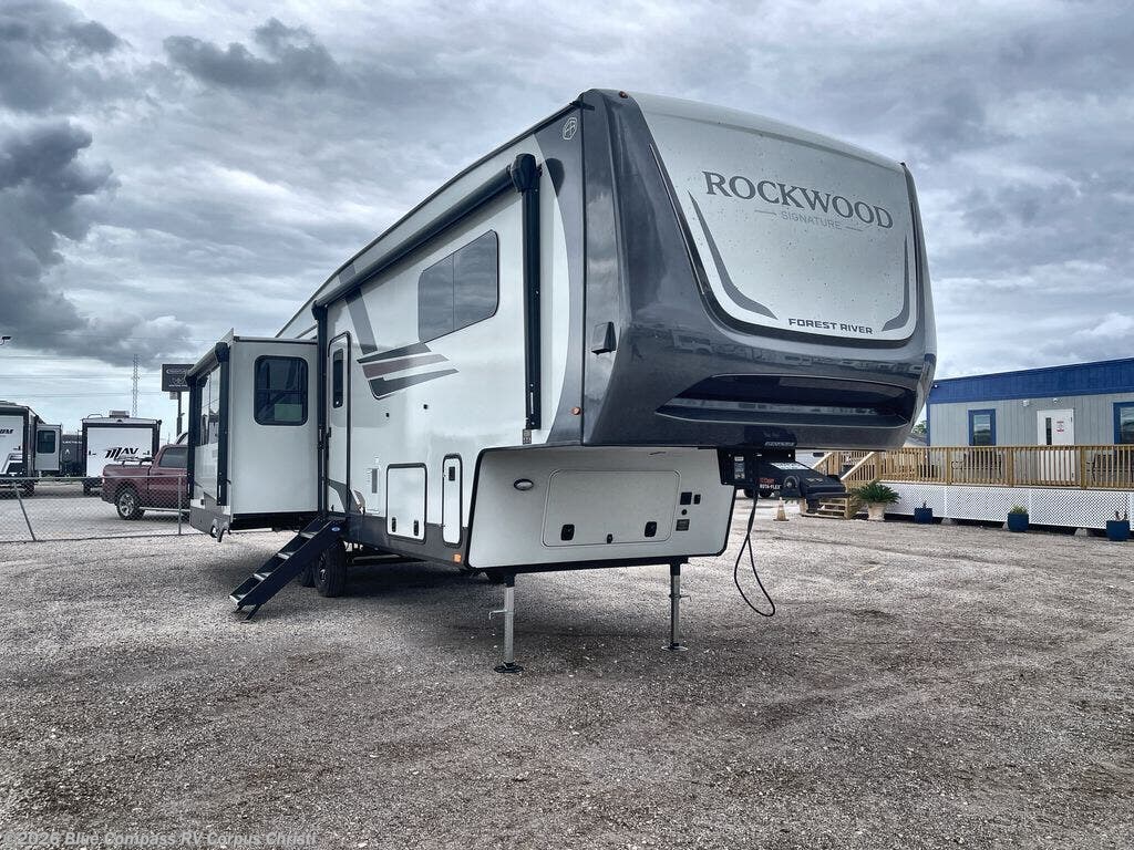 2026 Rockwood Signature R361RLS by Forest River from Blue Compass RV Corpus Christi in Corpus Christi, Texas