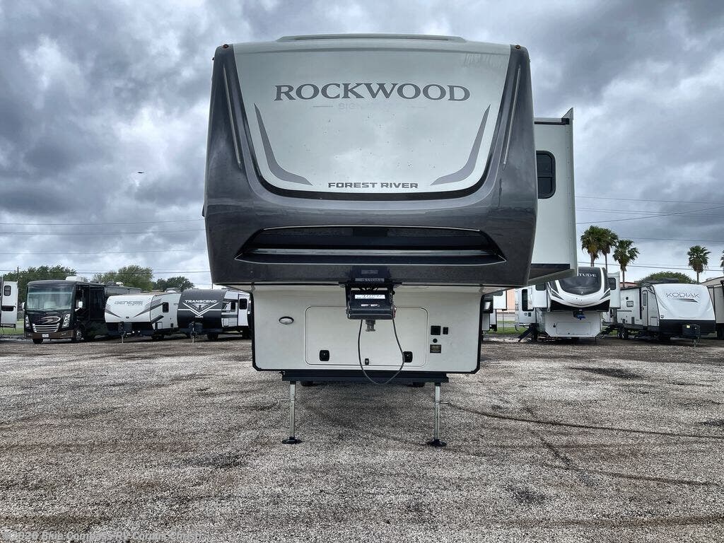 2026 Rockwood Signature 404SRK by Forest River from Blue Compass RV Corpus Christi in Corpus Christi, Texas