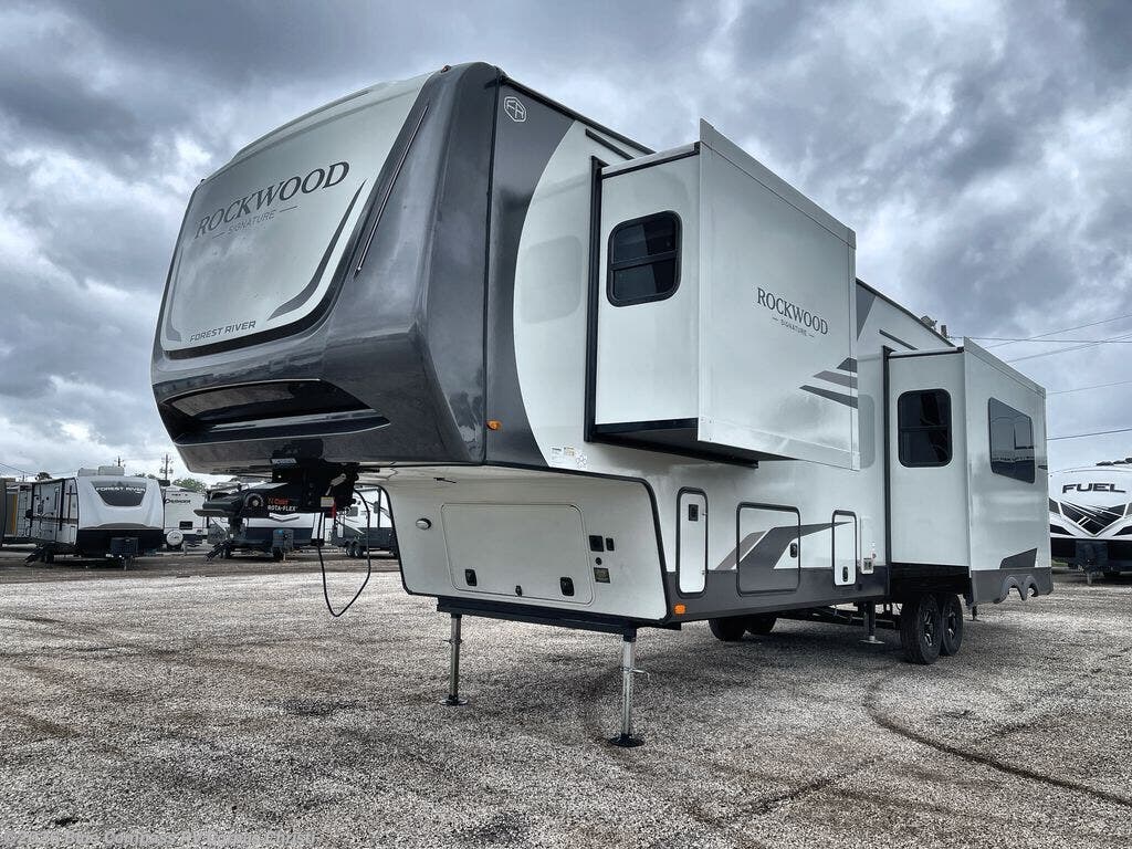 New 2026 Forest River Rockwood Signature 404SRK available in Corpus Christi, Texas
