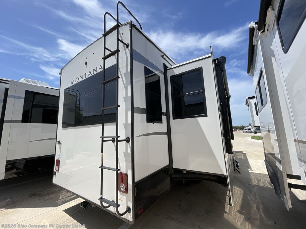 2025 Montana 3123RL by Keystone from Blue Compass RV Corpus Christi in Corpus Christi, Texas