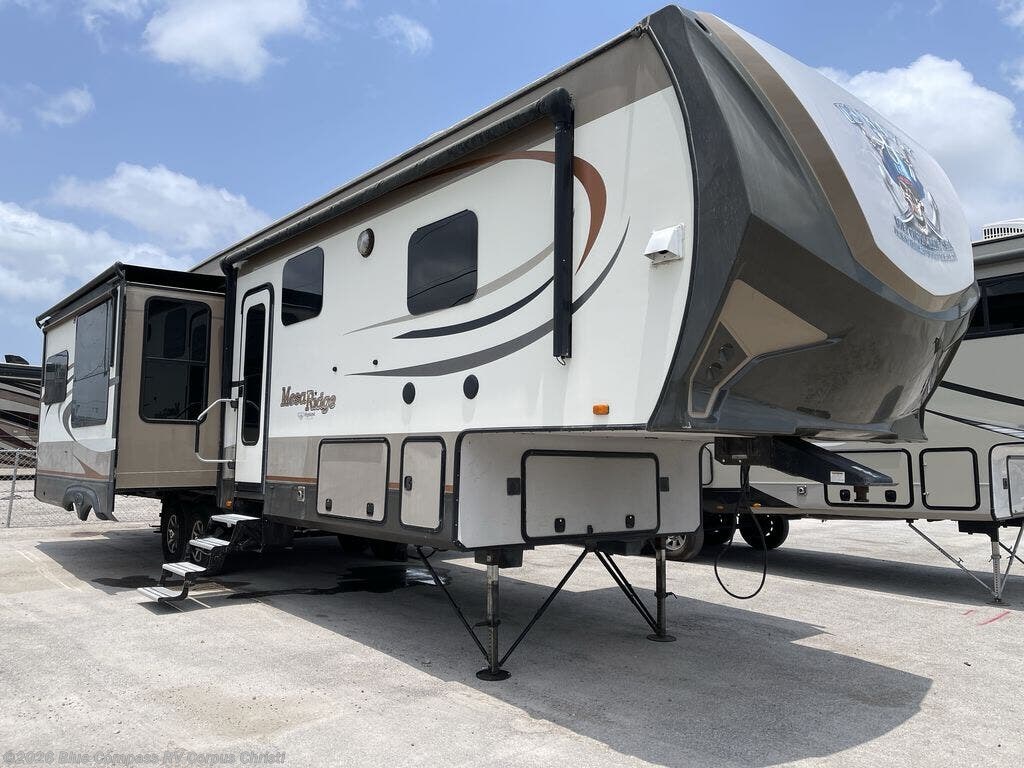 2017 Highland Ridge Mesa Ridge 348RLS - Used Fifth Wheel For Sale by Blue Compass RV Corpus Christi in Corpus Christi, Texas
