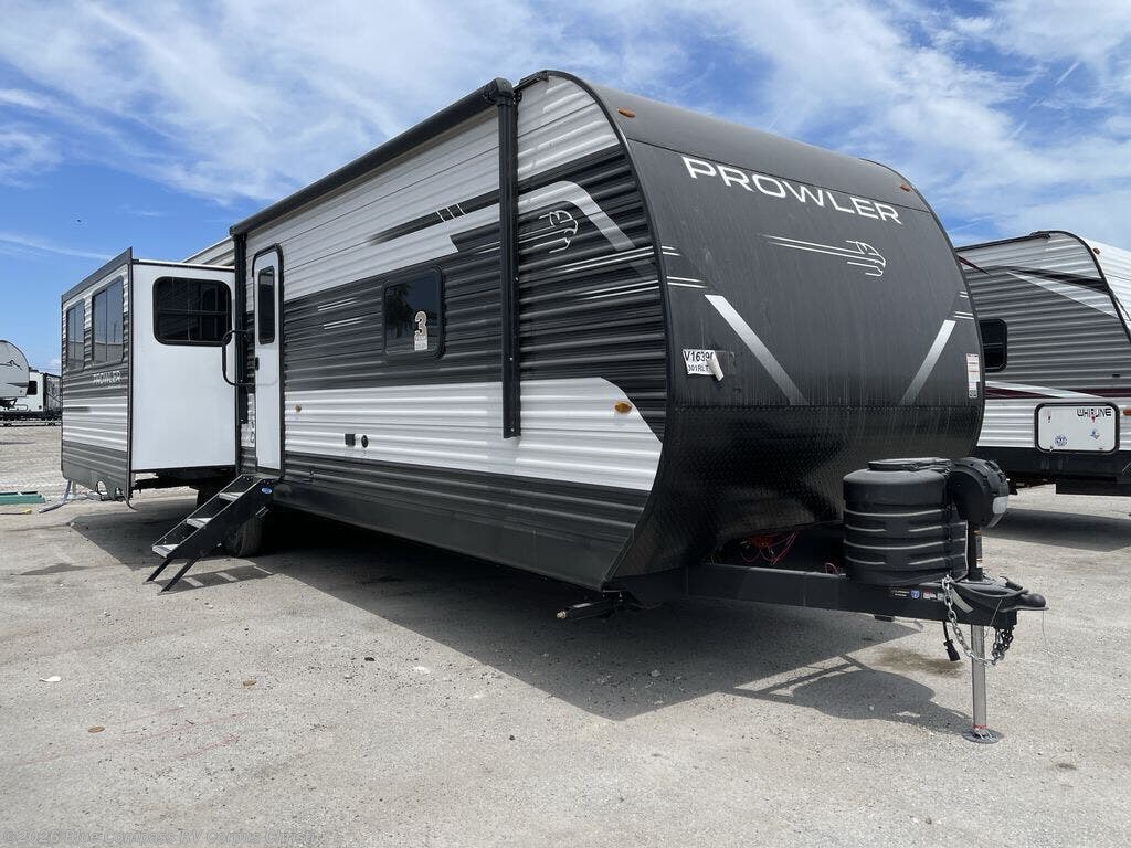 2027 Prowler 3301RLT by Heartland from Blue Compass RV Corpus Christi in Corpus Christi, Texas
