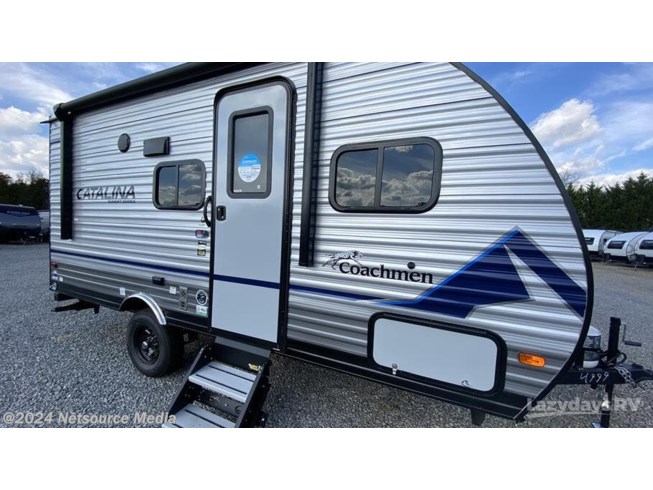 New 2023 Coachmen Catalina Summit Series 7 164BH available in Louisville, Tennessee