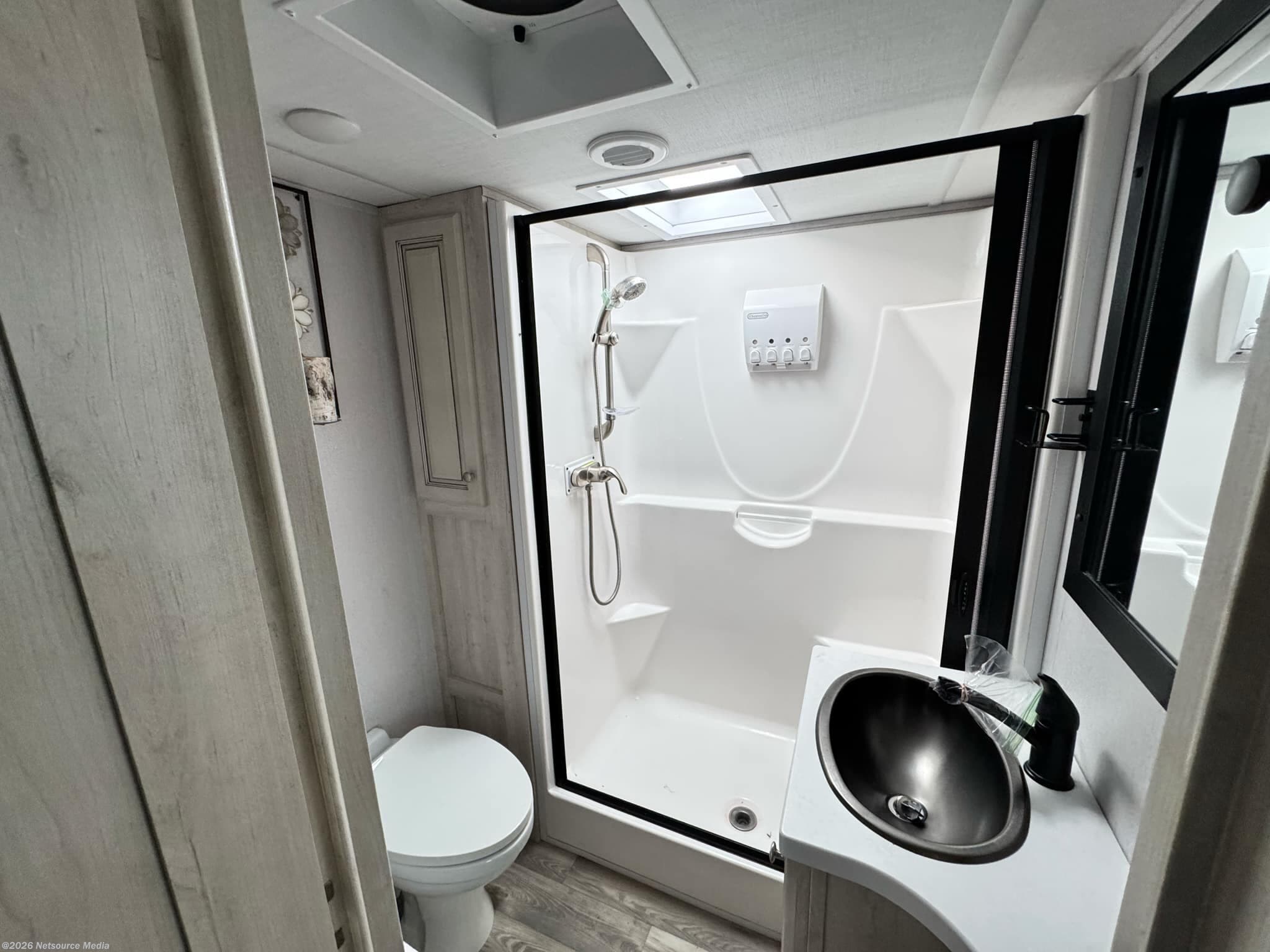 2022 Forest River Cardinal 320rlx RV for Sale in Napavine, WA 98565 ...