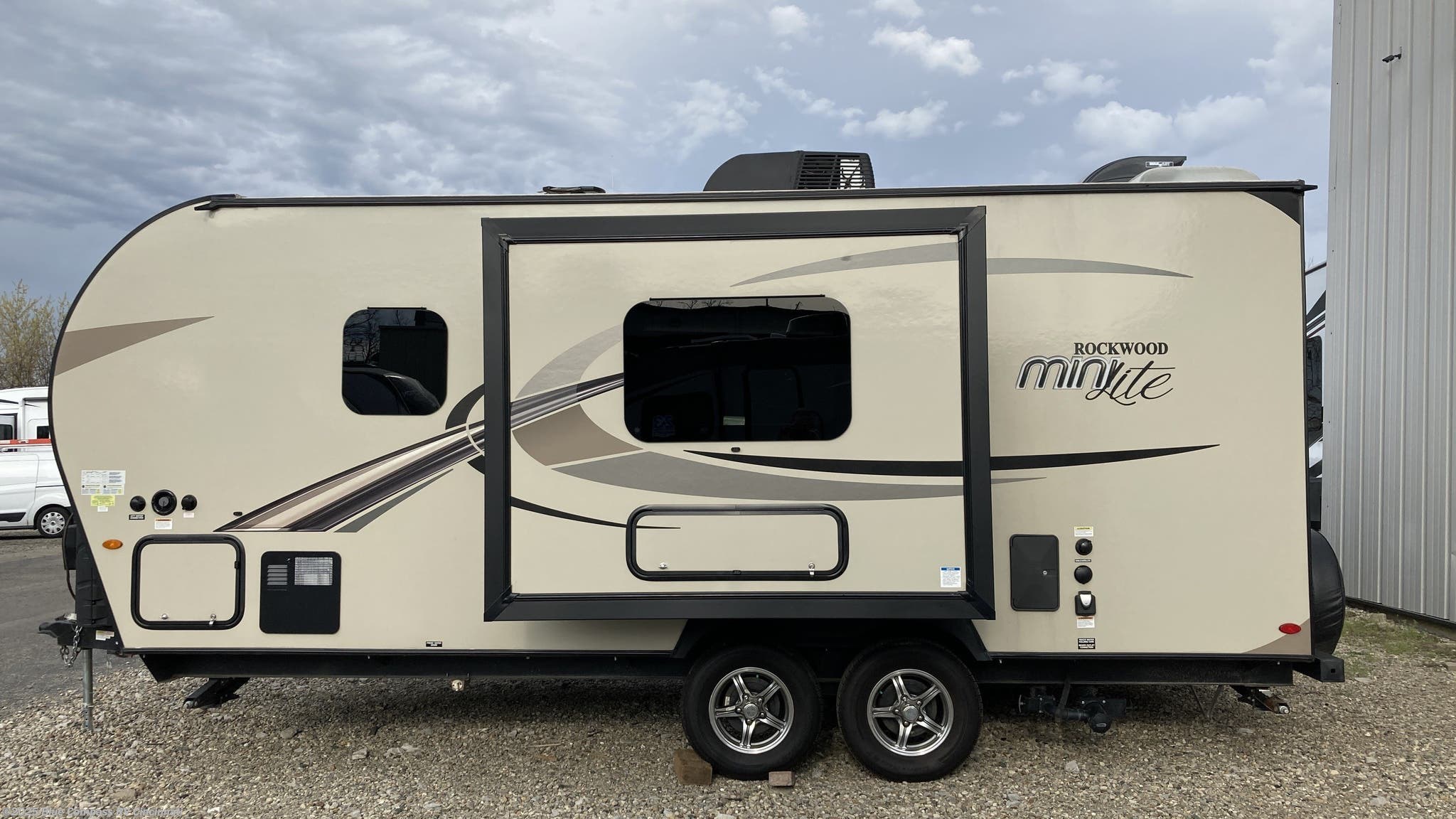 2018 Rockwood Mini Lite 2109s Specs