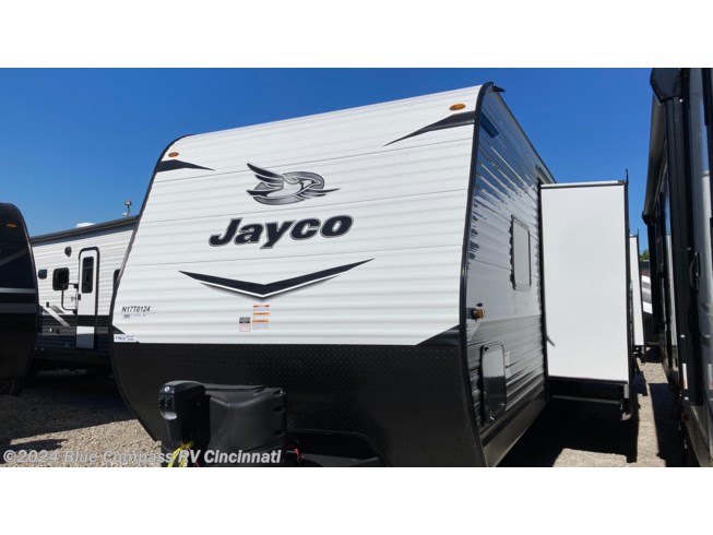 New 2022 Jayco Jay Flight SLX8 324BDS available in Cincinnati, Ohio