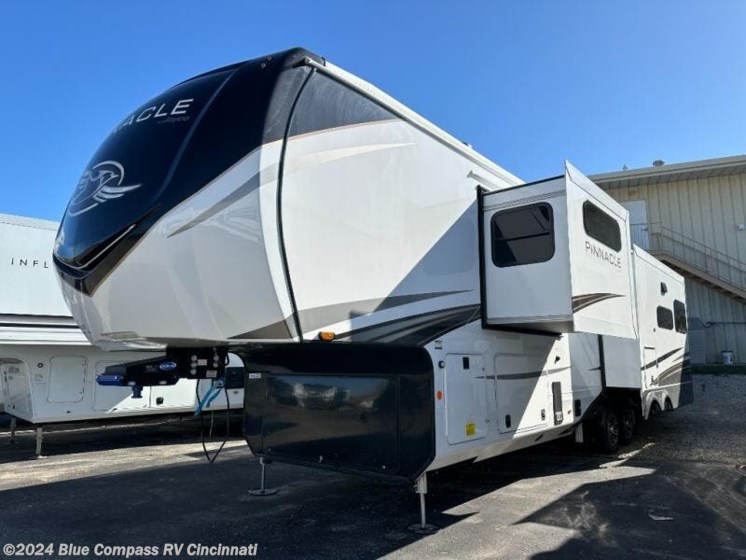 2024 Jayco Pinnacle 36FBTS RV for Sale in Cincinnati, OH 45251 T81146