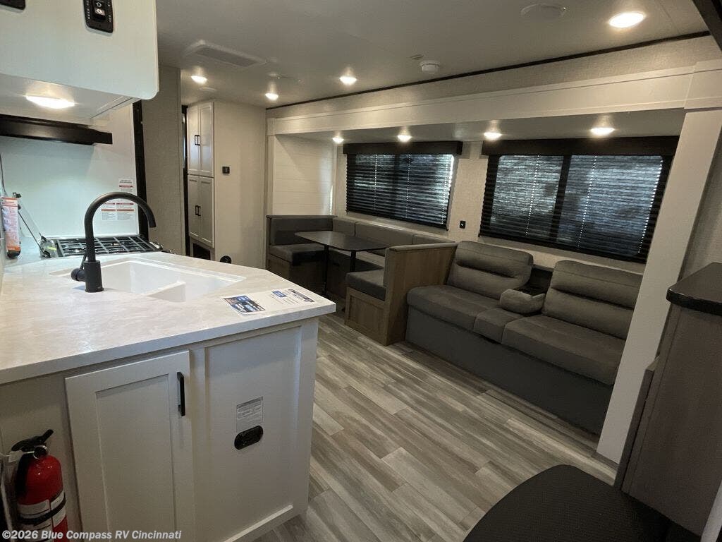 New 2025 Jayco Jay Flight SLX 294QBS available in Cincinnati, Ohio