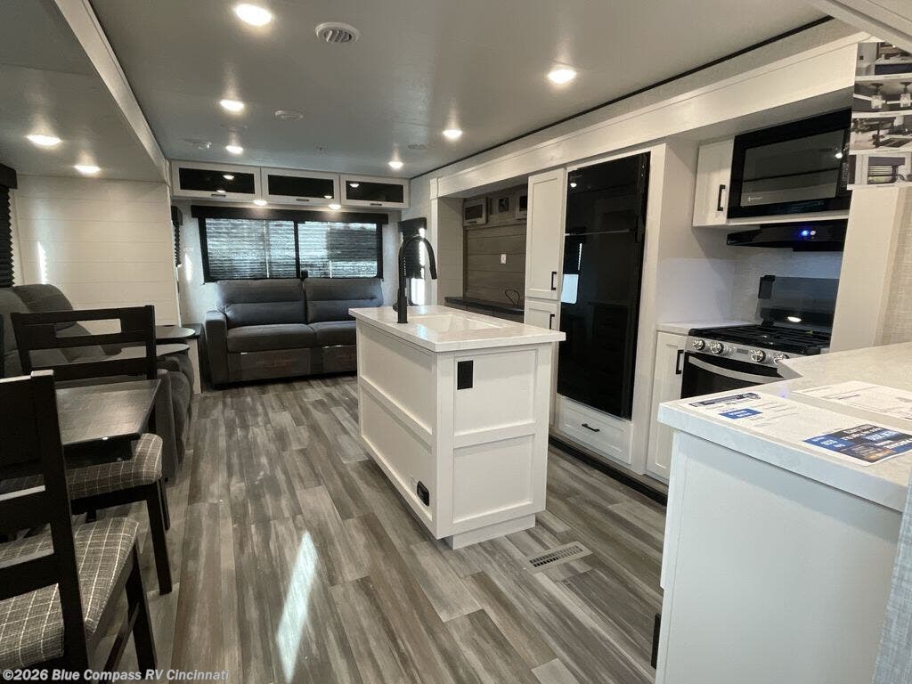 New 2025 Jayco Jay Flight SLX 334RTS available in Cincinnati, Ohio