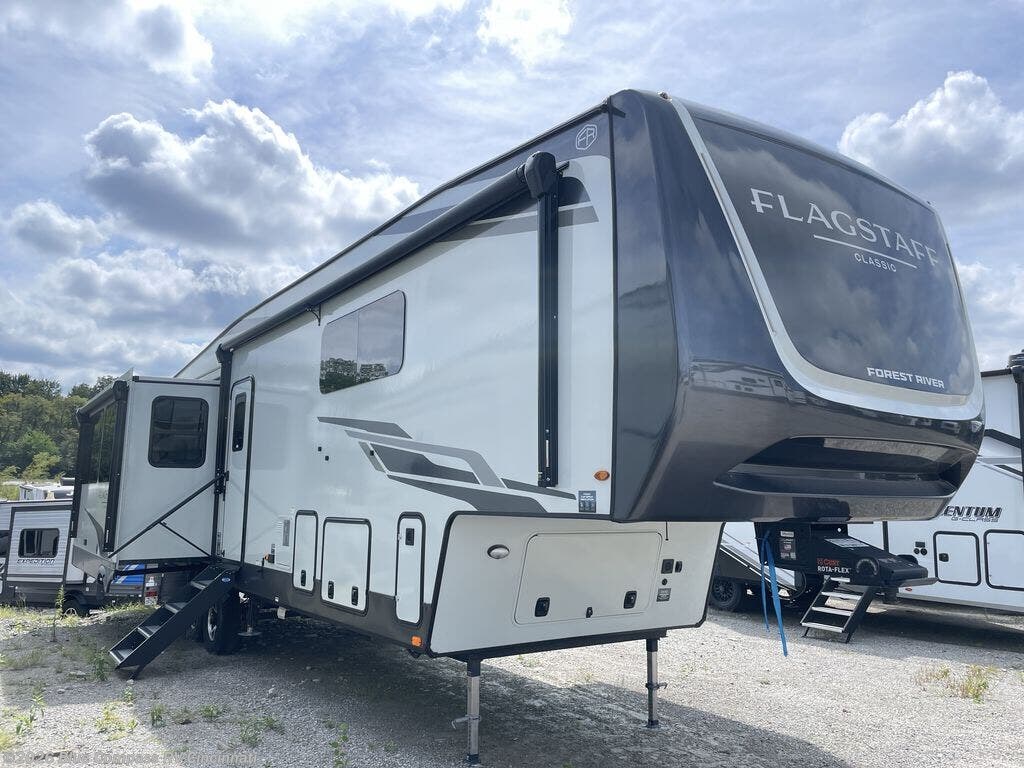 2026 Flagstaff Classic 401CFB by Forest River from Blue Compass RV Cincinnati in Cincinnati, Ohio