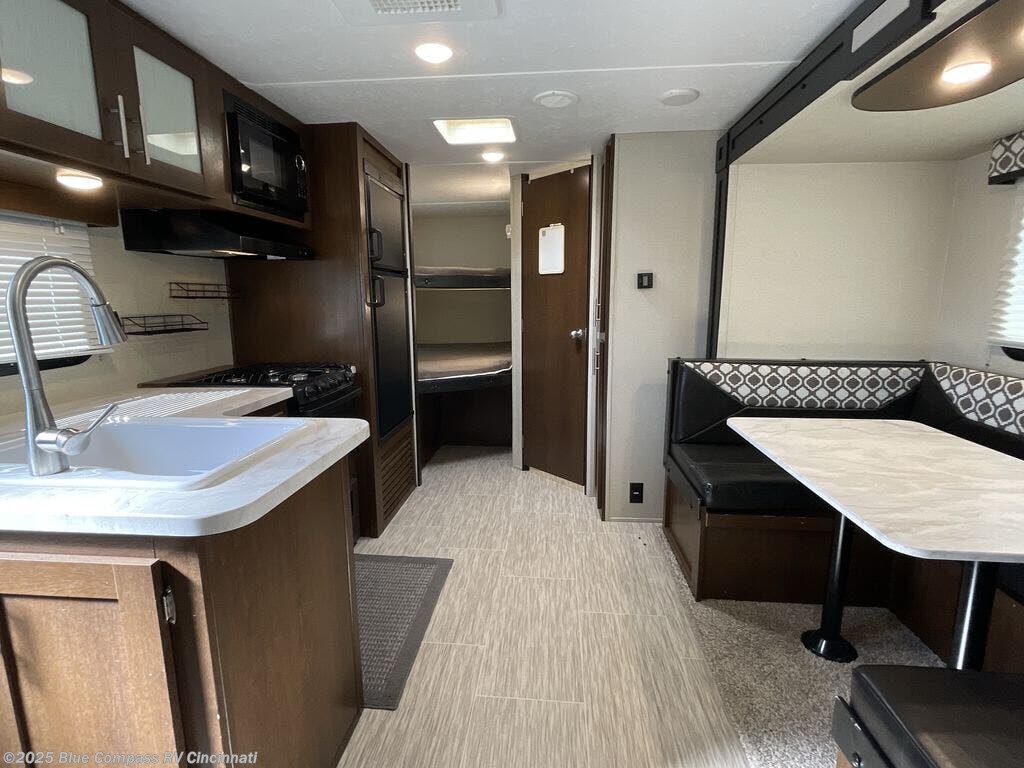 Used 2018 Prime Time Tracer 24DBS available in Cincinnati, Ohio