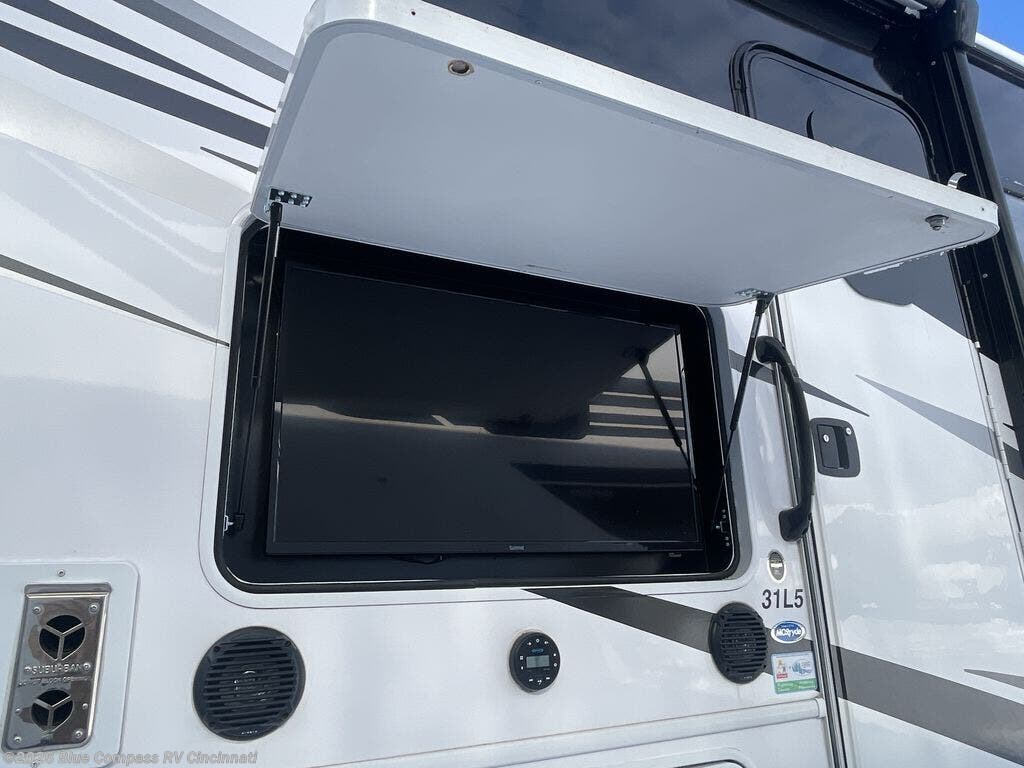 2021 Forest River Georgetown 5 Series 31L - Used Class A For Sale by Blue Compass RV Cincinnati in Cincinnati, Ohio features Slideout