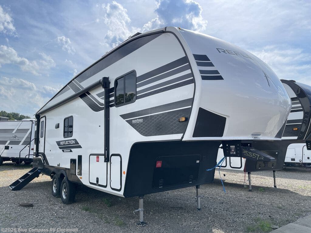 2026 Grand Design Reflection 100 Series 24RL - New Fifth Wheel For Sale by Blue Compass RV Cincinnati in Cincinnati, Ohio features Slideout