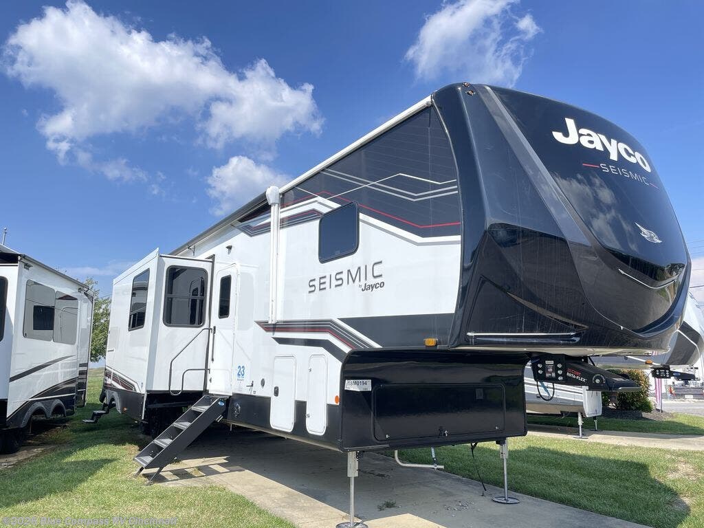 2026 Seismic 399 by Jayco from Blue Compass RV Cincinnati in Cincinnati, Ohio