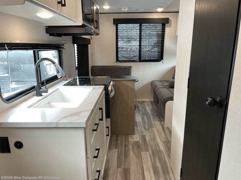New 2026 Jayco Jay Flight SLX 210QB available in Cincinnati, Ohio