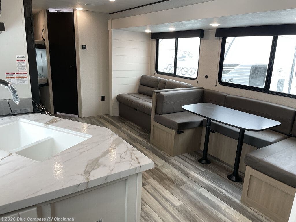 New 2026 Jayco Jay Flight SLX 284BHS available in Cincinnati, Ohio