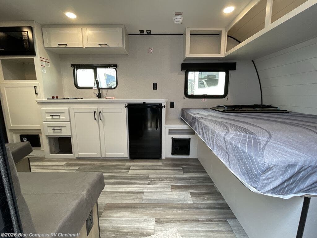 New 2026 Jayco Jay Flight SLX 172DB available in Cincinnati, Ohio