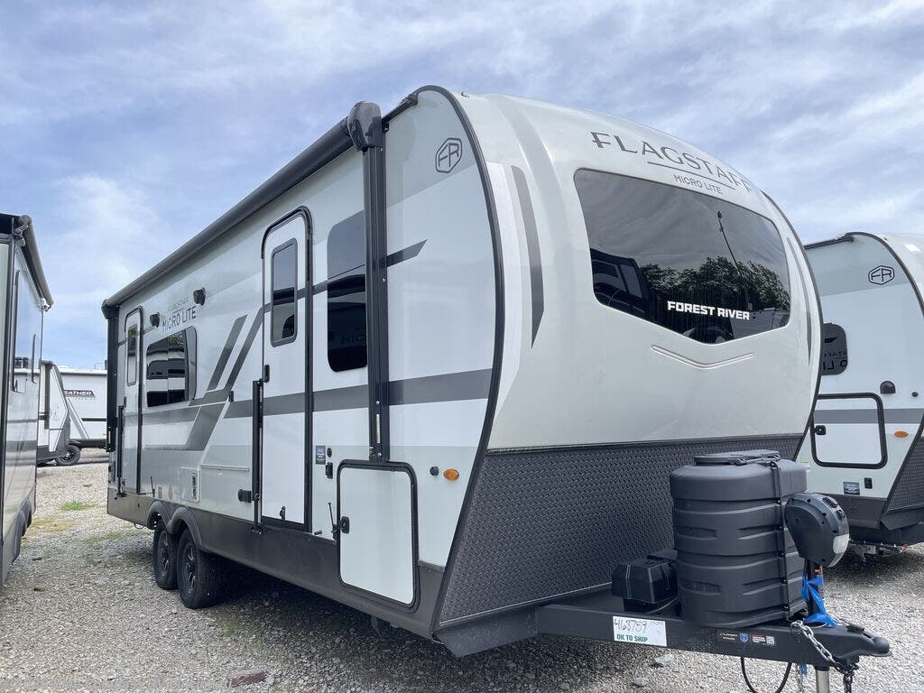 2026 Flagstaff Micro Lite 25SRK by Forest River from Blue Compass RV Cincinnati in Cincinnati, Ohio