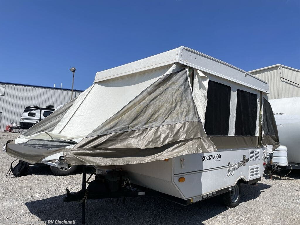 2010 Rockwood Freedom LTD Series 1940LTD by Forest River from Blue Compass RV Cincinnati in Cincinnati, Ohio