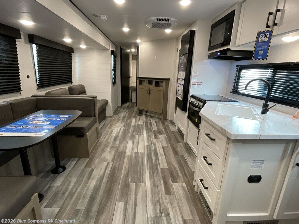 New 2026 Jayco Jay Flight SLX 295TBS available in Cincinnati, Ohio