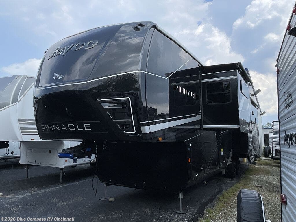 New 2027 Jayco Pinnacle 36FBTS available in Cincinnati, Ohio