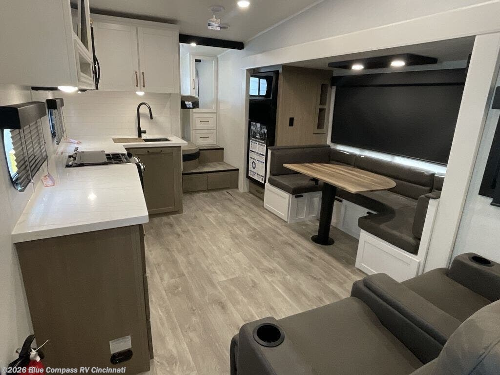 New 2027 Jayco Eagle 29DDB available in Cincinnati, Ohio