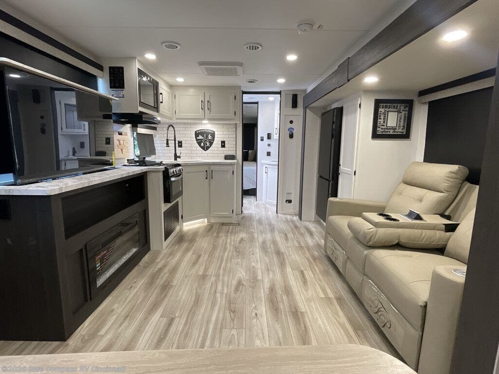 New 2027 Venture RV Stratus SR282VFD available in Cincinnati, Ohio