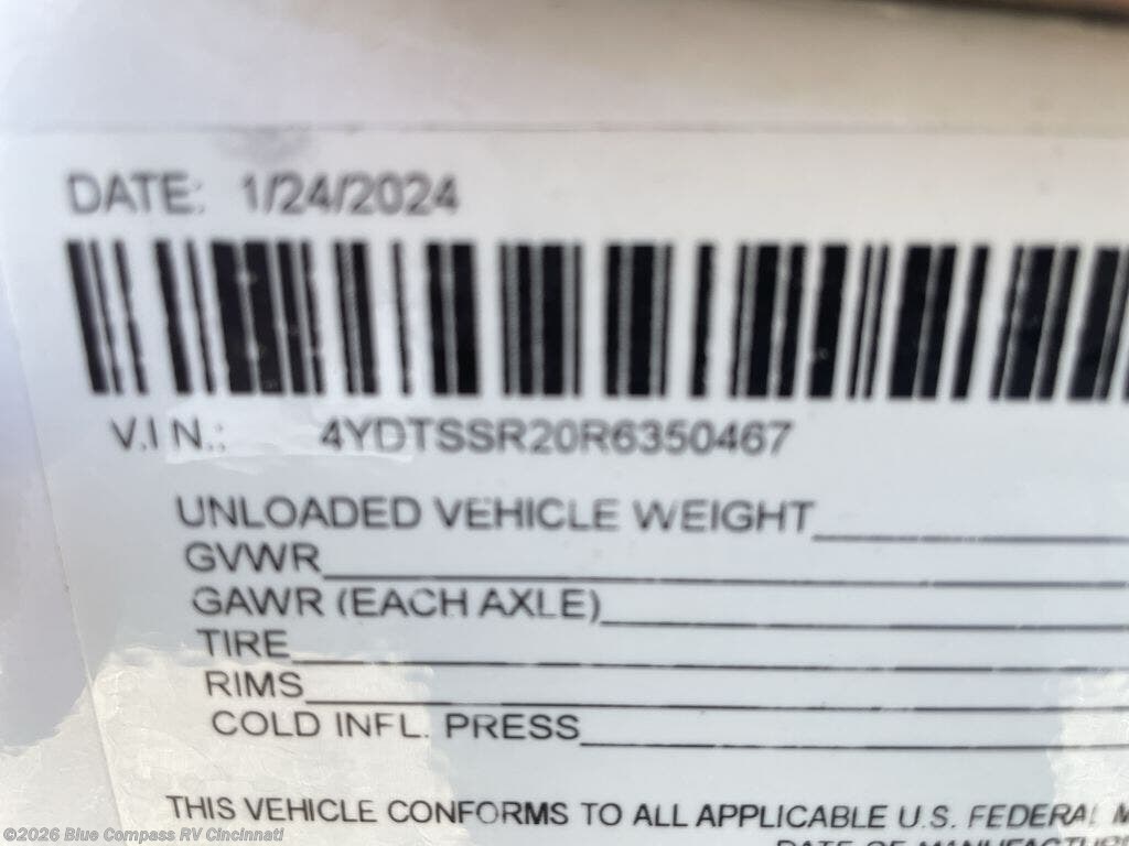 Used 2024 CrossRoads Sunset Trail SS331BH available in Cincinnati, Ohio