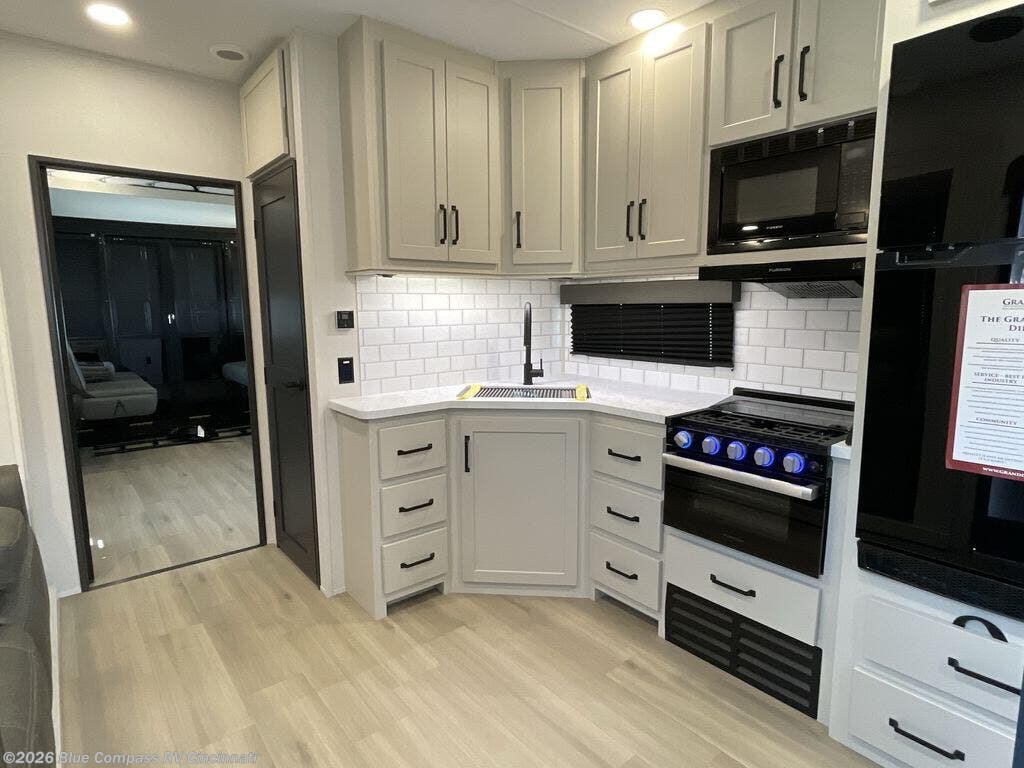 2027 Momentum G-Class 31G by Grand Design from Blue Compass RV Cincinnati in Cincinnati, Ohio