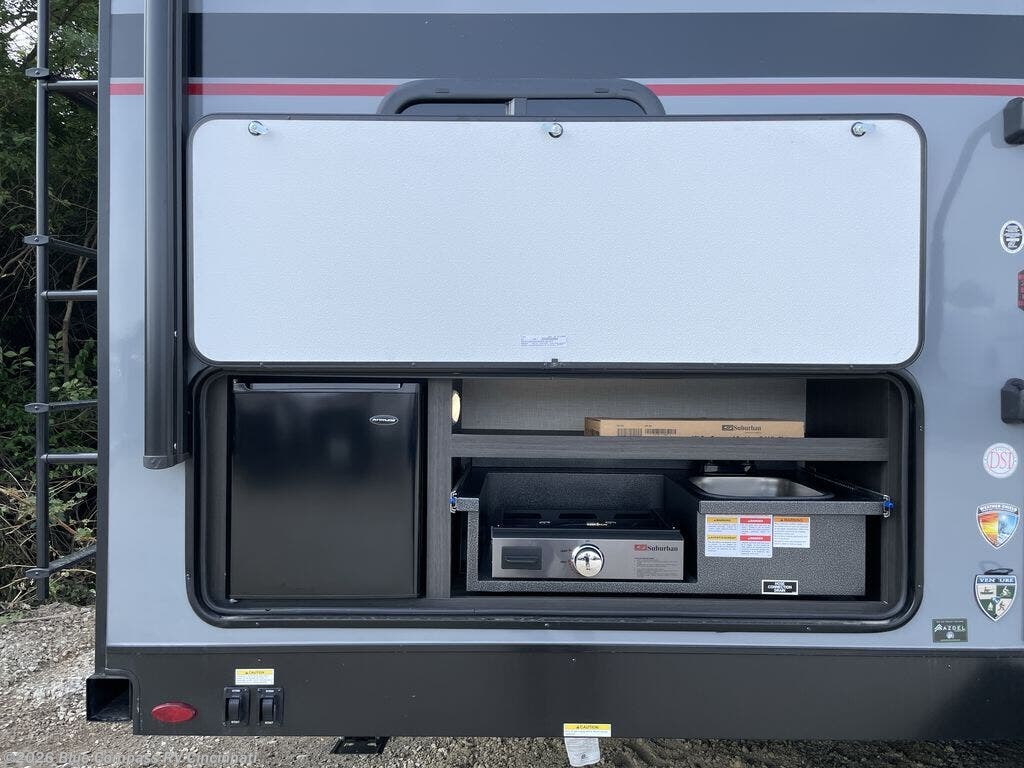 2027 Stratus SR281VBH by Venture RV from Blue Compass RV Cincinnati in Cincinnati, Ohio