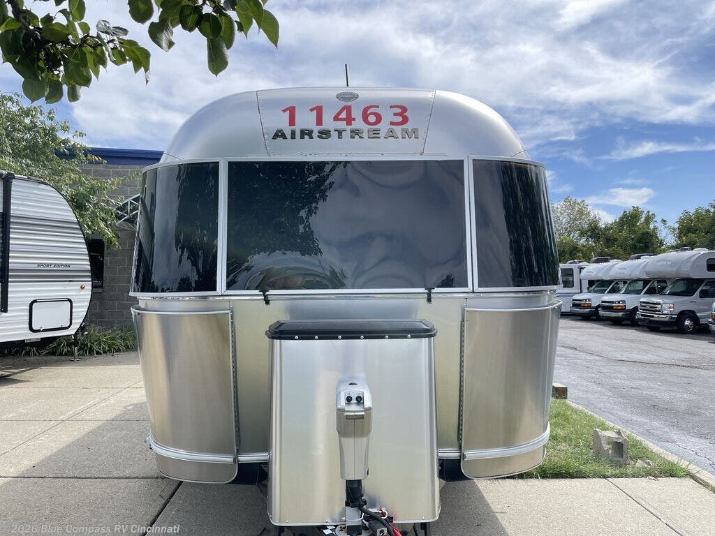2017 Flying Cloud 23D by Airstream from Blue Compass RV Cincinnati in Cincinnati, Ohio