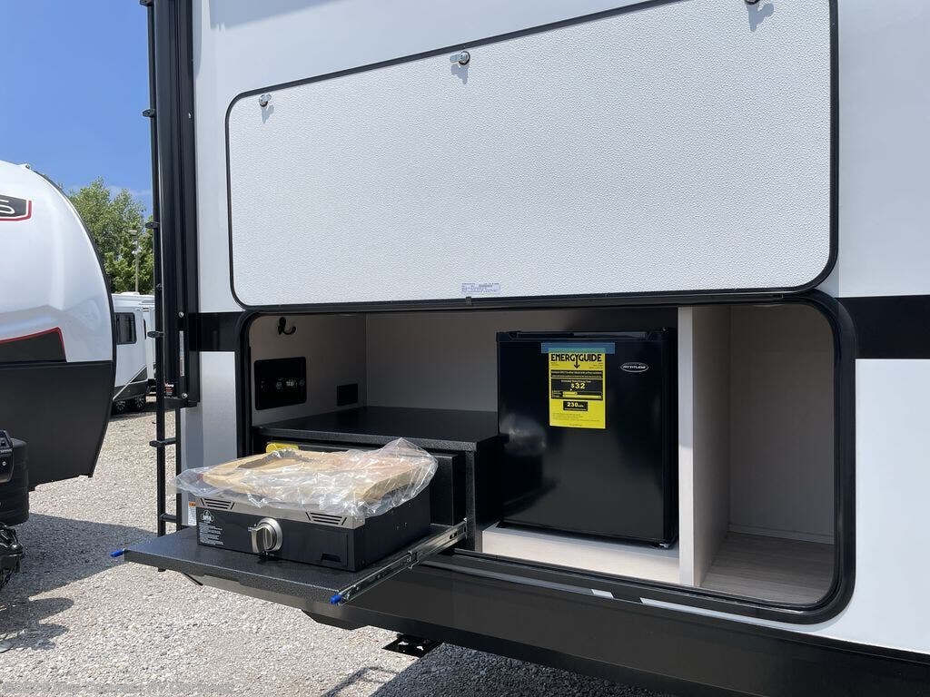 2027 Jay Feather 29QBH by Jayco from Blue Compass RV Cincinnati in Cincinnati, Ohio