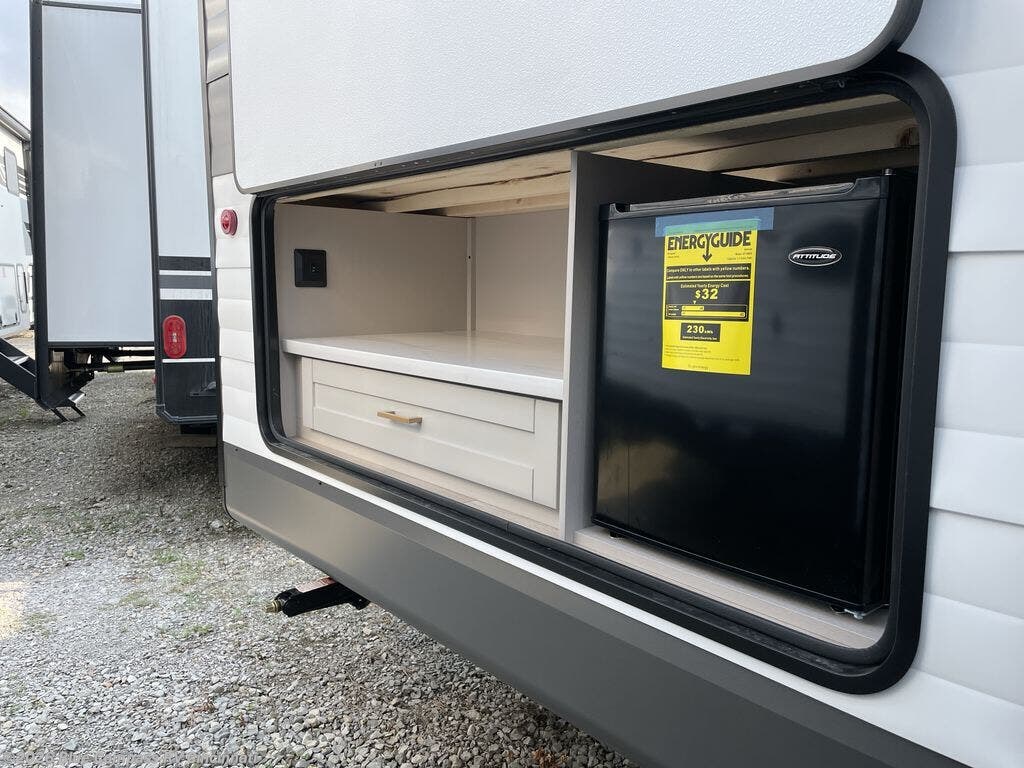 2027 Jay Flight 321BDS by Jayco from Blue Compass RV Cincinnati in Cincinnati, Ohio