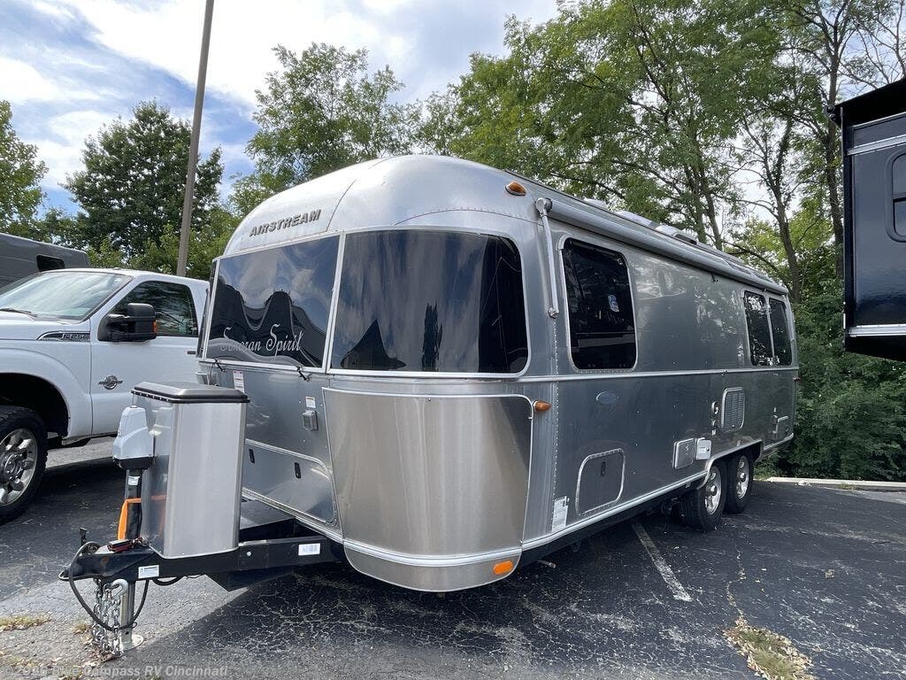 2019 Flying Cloud 25FB by Airstream from Blue Compass RV Cincinnati in Cincinnati, Ohio