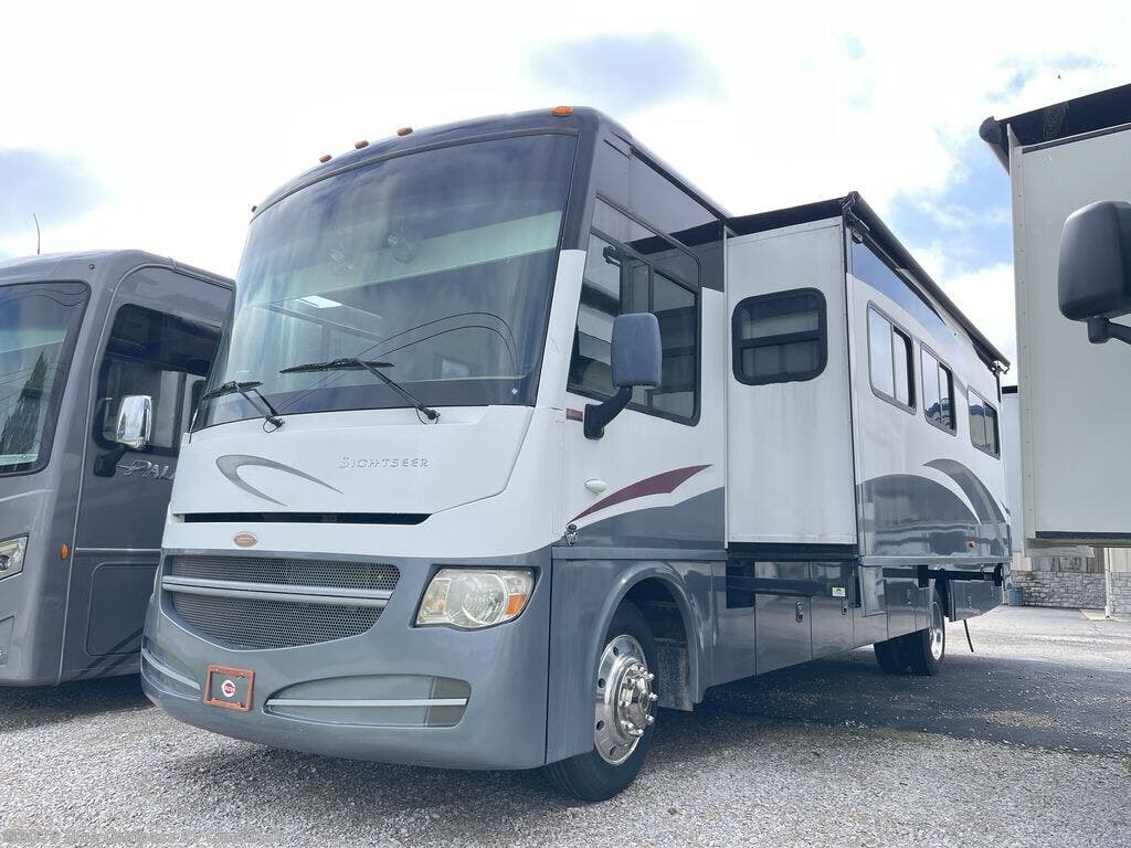 2012 Sightseer 36V by Winnebago from Blue Compass RV Cincinnati in Cincinnati, Ohio