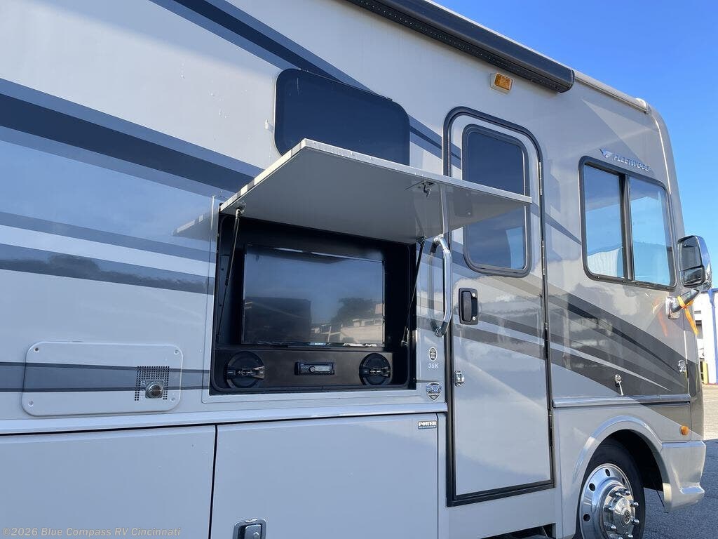 2016 Bounder 35K by Fleetwood from Blue Compass RV Cincinnati in Cincinnati, Ohio
